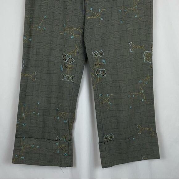 Cache Vintage Embroidered Floral Cuffed Dressy Low Rise Capris Size 2 - Picture 3 of 12